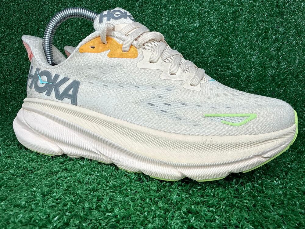 HOKA Clifton 9 Women’s Running Shoes Vanilla Astral Size 6 Cushioned